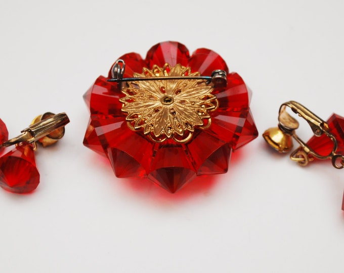 Ruby flower Brooch and earrings - Rivoli Rhinestone - Red Lucite floral -clip on earrings - Mid Century jewelry set