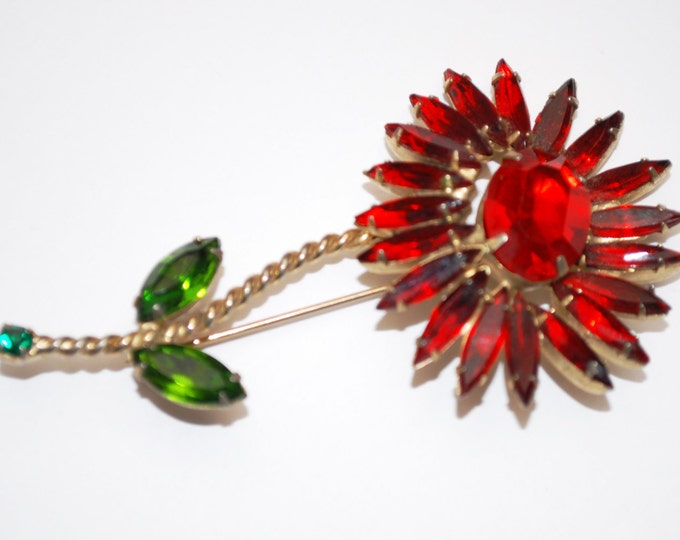 Red Rhinestone Flower Brooch - Juliana D & E Style - red Green glass -Daisy floral Mid century - Floral Pin