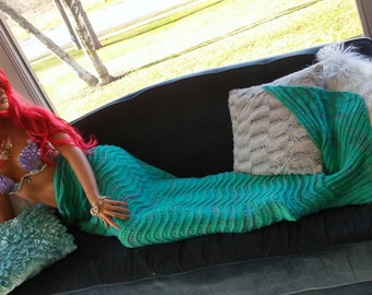Little mermaid tail blanket, adult mermaid blanket, mermaid tail blanket,mermaid tail throw, mermaid bedding, princess Ariel mermaid blanket