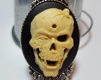Vampire Skull Cameo
