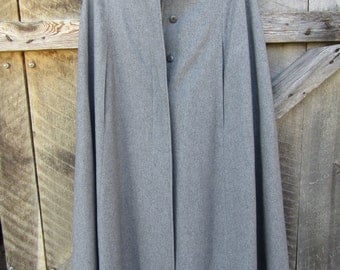 Very nice vintage M.G. Kinsler gray wool cape