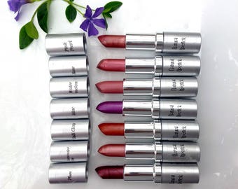 Botanical Lipsticks. Organic Lipstick. Organic Beauty Products. Summer makeup. Lipstick that lasts. Natural lip color. Mineral lipstick