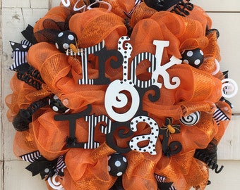 Halloween wreath,Trick or Treat wreath,Orange and black Halloween wreath,Orange and black wreath,Halloween door decor,Halloween decor,orange