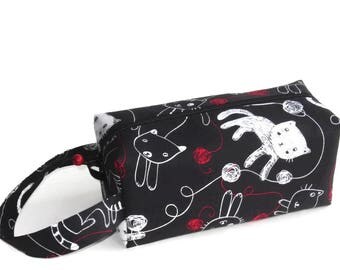 Boxy Bag Knitting Project Bag - Kitties and Yarn on black