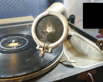 Pathe wind up windup portable phonograph record player