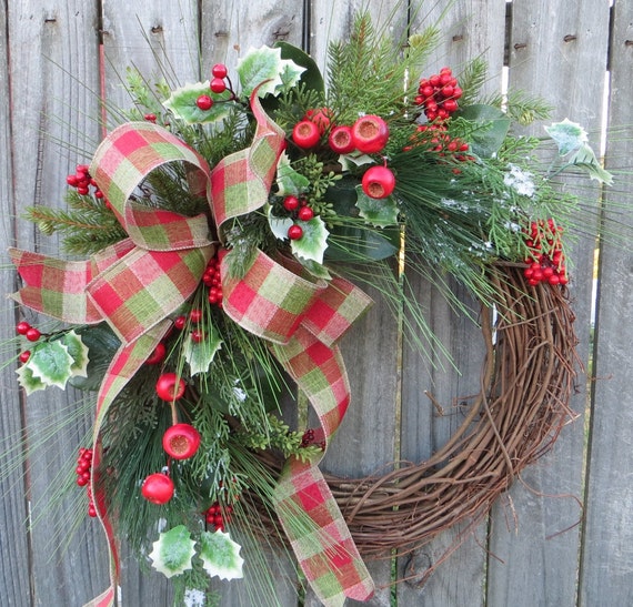 Holiday / Christmas Wreath / Grapevine Berry Wreath with