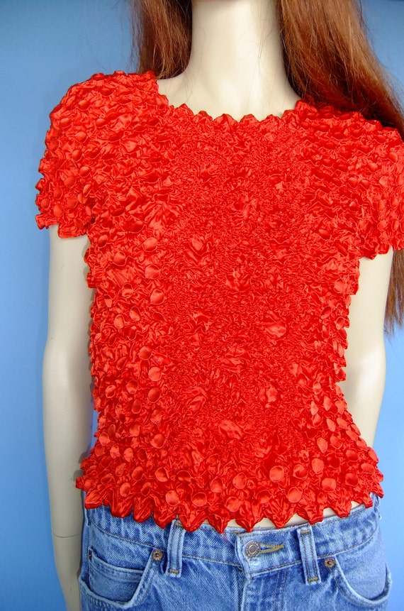 Items similar to crinkled bubble top, micropleat popcorn top, red ...