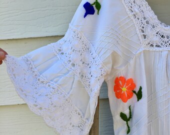 Vintage 70s Bell Sleeved Mexican Wedding Dress Size-Medium