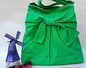 Redridingbow: Everyday Bag, Messenger Crossbody Bag, Shoulder Bag, Diaper Bag, School Bag, Travel Bag,Shopping Bag -Pretty Bow in Green