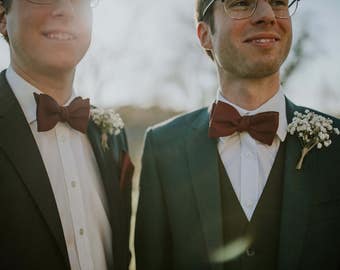 Burgundy bow tie, red bow tie, men bow tie, self tie bow tie or pre tied bow tie, gift for him, wedding accessories, groom bow tie, handmade