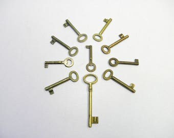 10 Vintage Old brass Keys, Lot of 10 Antique Skeleton Keys, 10 psc Bulk Skeleton Keys, Rustic Style Decor DIY jewelry projects, COLLECTIBLE