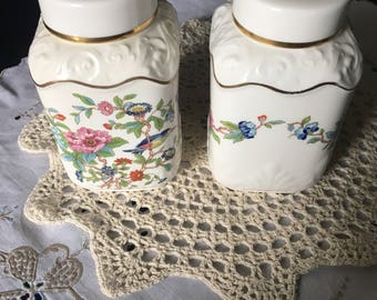 Pair of Aynsley ginger jars / pembroke repro of an eighteeth century aynsley design