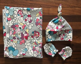 Baby Gift Set - Swaddle Blanket - Knot Hat - No Scratch Mits - Girl