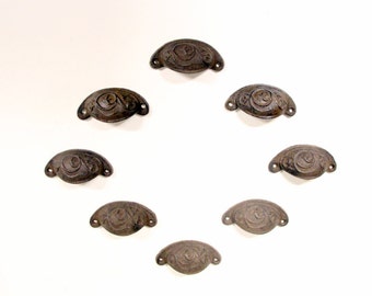 Set of 8 vintage cast iron shells handles-Shabby Chic-rural