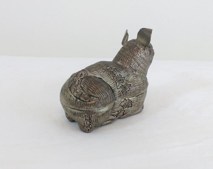 Antique rabbit box, bunny storage box, trinket box, jewelry storage box, collectible table snuff box, Chinese betel nut box in silver plate