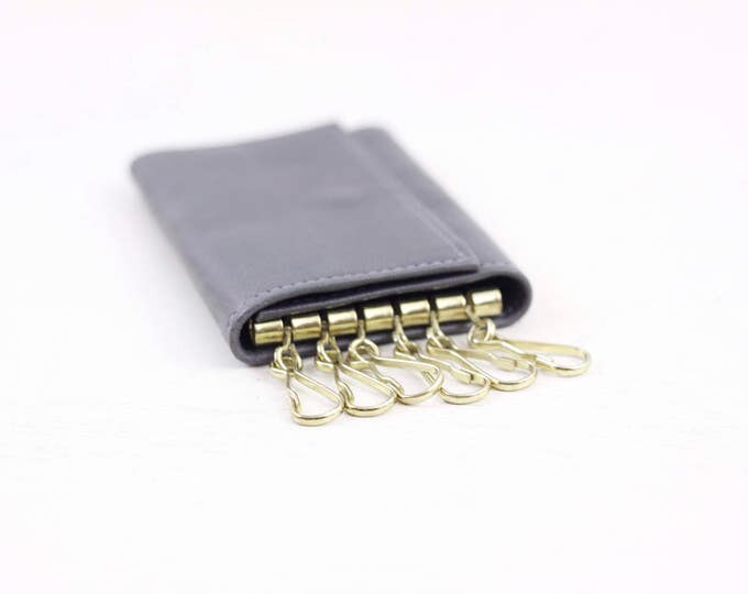 Leather key wallet, grey key holder, key chain for 6 keys, key hooks in grey soft nappa skin by Tilley, made in Canada