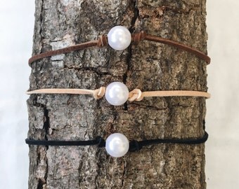 Suede pearl choker necklace