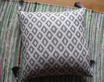 Bohemian "pillow" gray and white diamonds