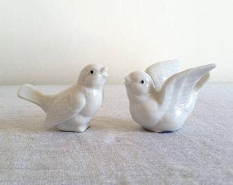 Porcelain Doves Wedding Cake Topper, 2 Vintage Dove Figurines, China Dove Pair, Vintage Wedding Cake Topper, Wedding Decor, Love Birds
