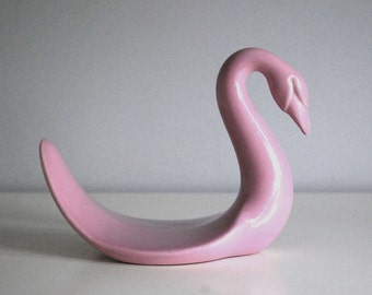 Ceramic Swan Dish, 1950s Towel Holder, Vohann of California, Art Deco Housewares, Ceramic Bird Statue, Pink Bird Bathroom Decor