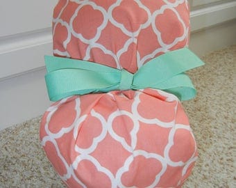Turn Up Ponytail Scrub Hat in Soft Coral Lattice Quatrefoil