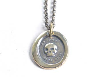 skull necklace - bronze skull wax seal necklace - es fui sum eris - Latin motto - memento mori - antique wax seal jewelry