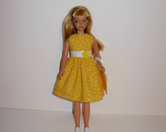 Cute dress for barbies' sister skipper ( vintage & modern dolls ) Handmade barbie clothes