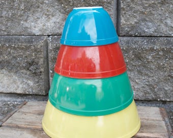 Vintage Set of 4 Nesting bowls Pyrex blue yellow red green mixing Primary Colors Original Numbered 401 404 402 403