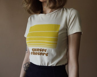 See Love Sunset Chasers 1970s Vintage Inspired Womens tee