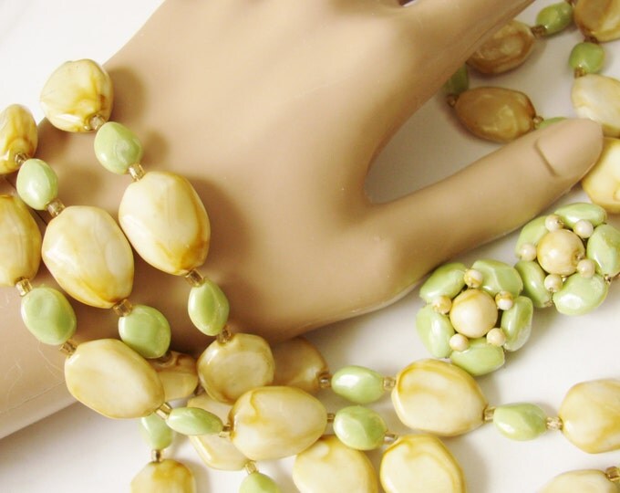 Pastel Green Bib Bead Necklace & Earrings / Neutral Beige / Hong Kong / Demi Parure / Jewelry / Jewellery