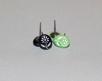Vintage Etched Flower Stud Earrings, Titanium Earrings, Hypoallergenic Stud Earrings, Black and Green Earrings