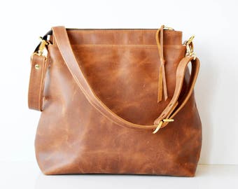 Classic leather tote bag in russet brown
