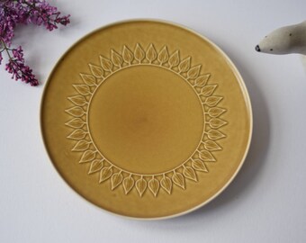 Quistgaard - RELIEF - big circular platter / serving plate - Nissen / Kronjyden - Danish midcentury pottery