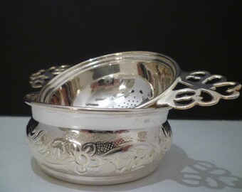 TEA STRAINER. Silverplate Teastrainer. Fancy English Style Tea Strainer. Teatable Accoutrements.
