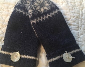 A17 Felted wool mittens lined with fleece size small