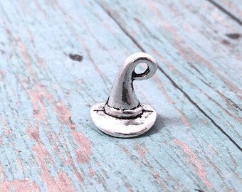 8 Witch hat or wizard hat charms 3D antique silver tone - witch hat pendants, Halloween charms, wizard hat charms, witch charms, BX118
