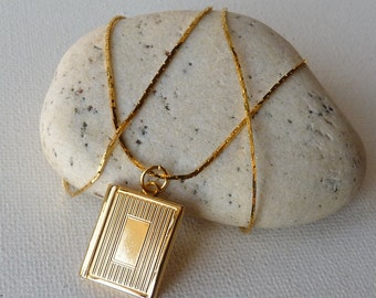 Vintage Rectangular Gold Plated Book Locket Necklace Vintage Gold Book Pendant,Retro Locket Jewelry, Picture Locket Pendant, Retro Jewelry