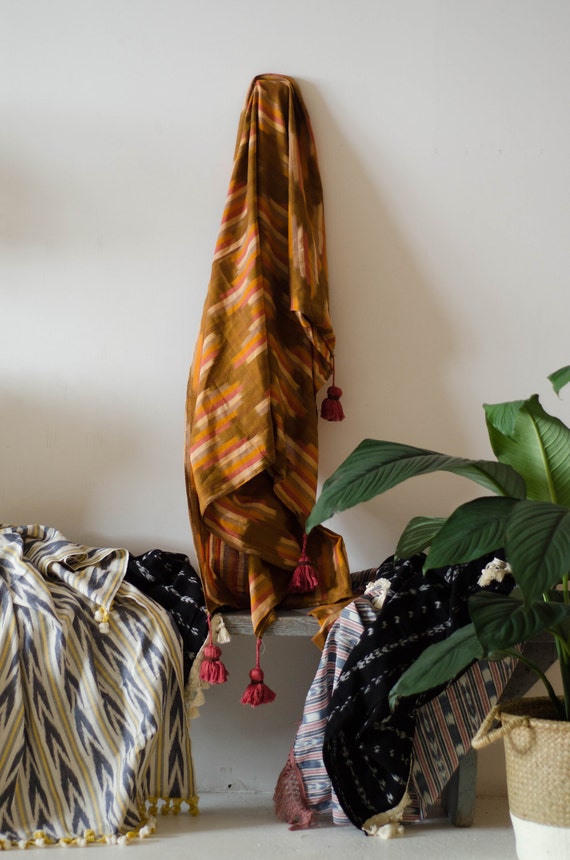 Handmade cotton throw blanket with tassels. Beach towel.
