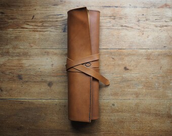 Leather paint brush holder, leather artist roll, leather paintbrush roll, leather tool roll case, 3rd anniversary, personalised leather gift
