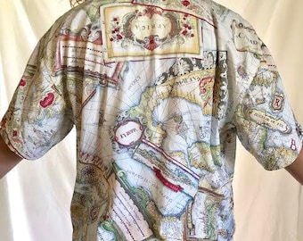 Women's Map Button Up T-Shirt (Siez M)
