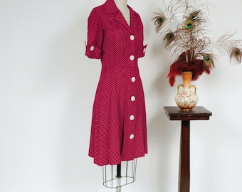 Vintage 1980s Dress - Fantastic 1940s Style Maroon Day Dress with Swiss Dots, Cut Pockets and Shell Buttons