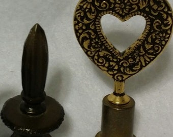 Set of 2 Lamp toppers - ornaments