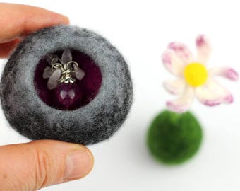 Jewelry box daisy, unusual ring pillow ring case box wedding engagement, gift box jewelry, textile art felting felt craft, TaFiOLand