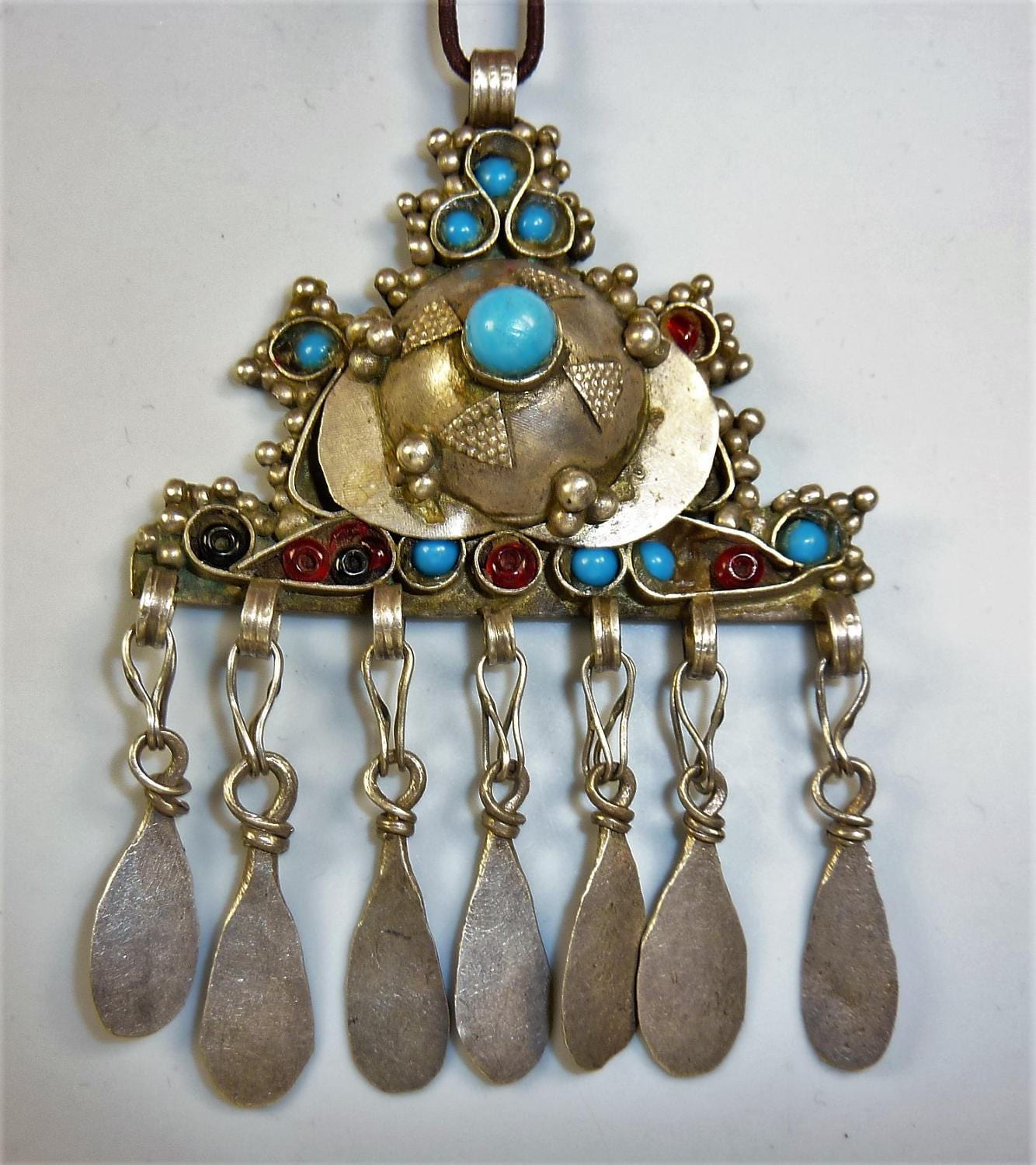 Resultado de imagen para joyería de plata de Turkmenistán