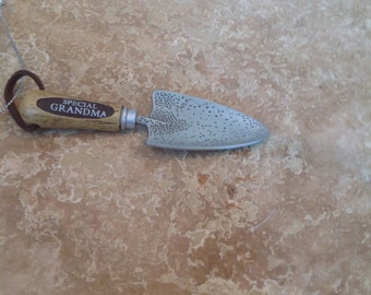 Garden trowel ornament