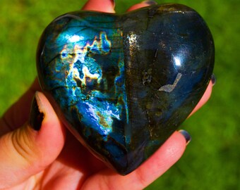Madagascar Purple Labradorite Heart, Large Flashy Labradorite, Carving Heart Worry Stone, Mineral Specimens, Reiki Chakra, Crystal Quartz