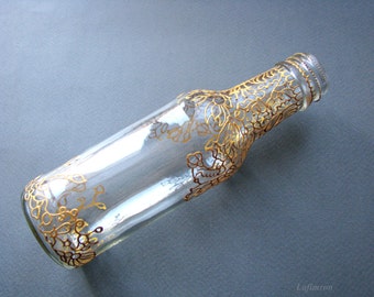 Gold gift for her Birthday gift Glass decor Gold wedding Gift under 25 Bottle Bridal decor Recycled glass Vase Gold lace
