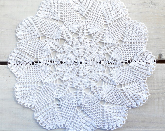 11 inch Crochet Doily, Handmade Round White Lace Doily, White Table Setting, White Tablecloch, Gift for Her, Vintage Interior, Housewarming