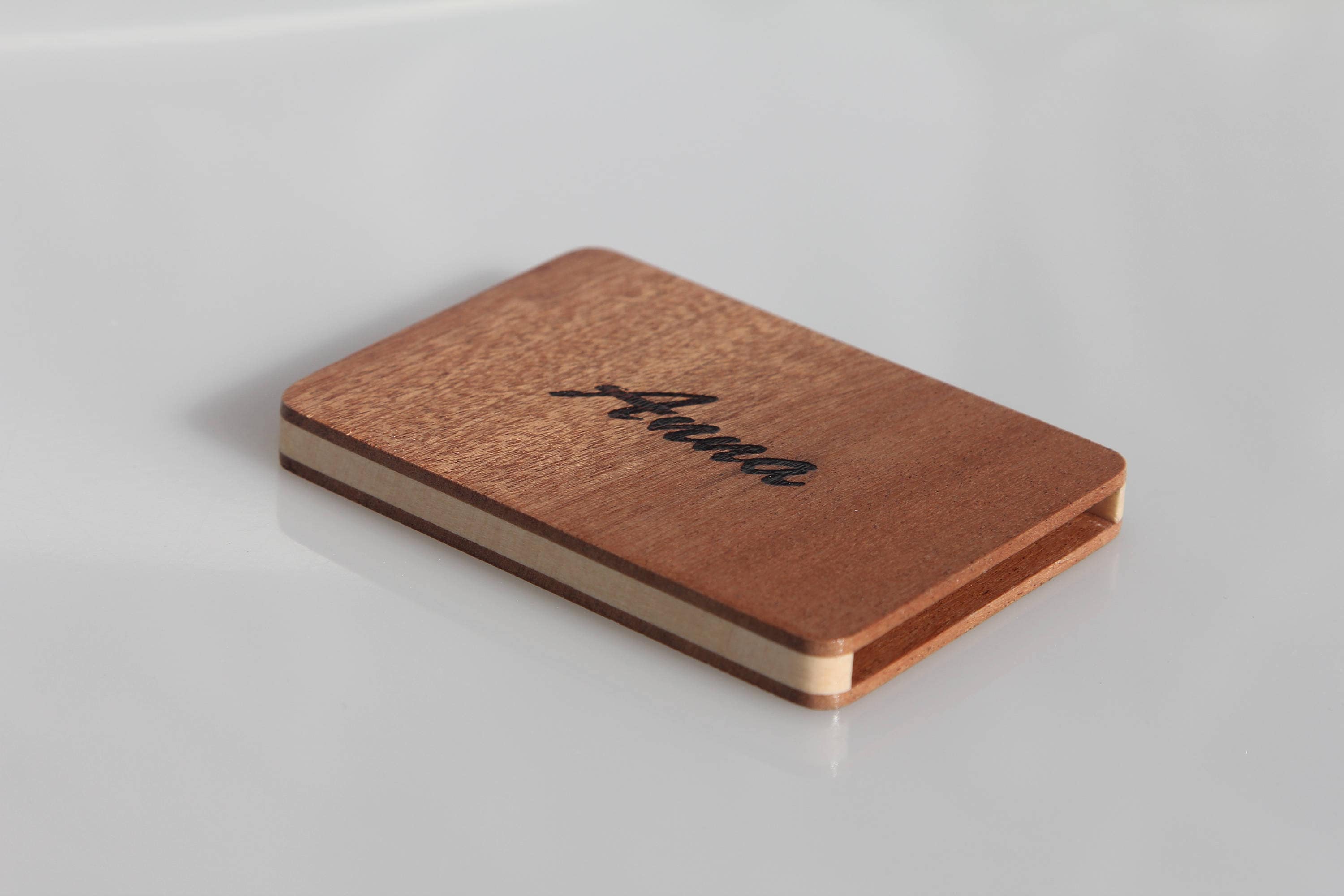 Porta carte / biglietti da visita personalizzato di legno