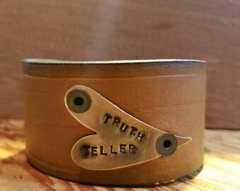 TRUTH TELLER. Simple genuine leather cuff bracelet.